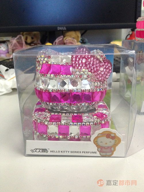 定制款iPhone6 Plus貼鉆手機殼與Hello Kitty車載香水——嘉定都市網(wǎng)為您打造專屬日用百貨